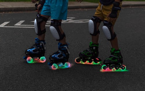 MammyGol Adjustable Inline Skates for Boys Girls Kids Youth with Light up Wheels, Green Beginner Blades Roller Skates for Boys Size 1 2 3 4 Ages 6-12