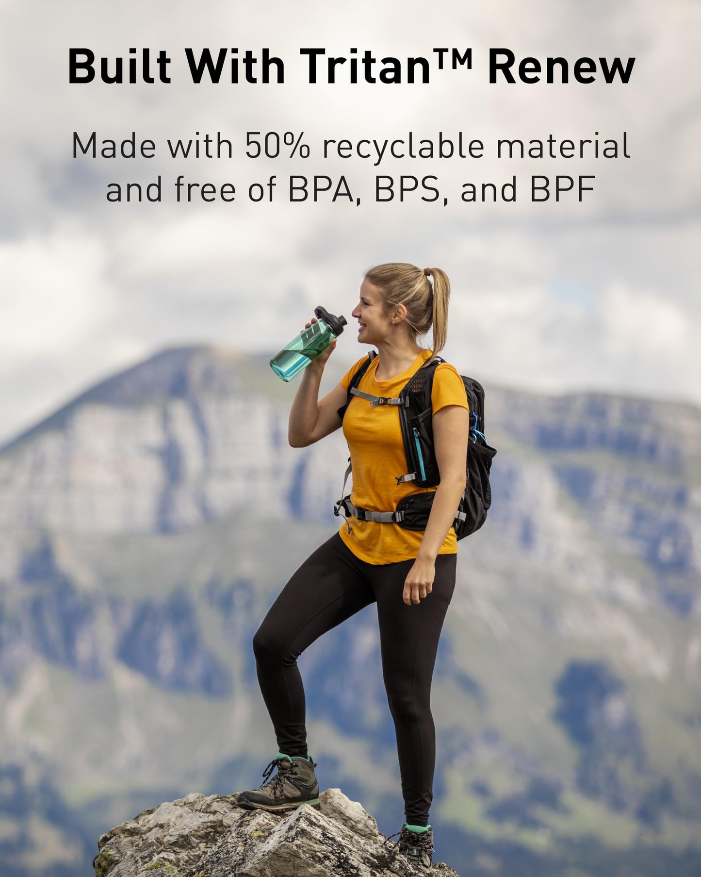 CamelBak Chute Mag Water Bottle with Magnetic Leak‑Resistant Cap, Lightweight Tritan Design for Everyday Hydration, 32oz, Charcoal