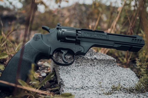 Crosman CCP8B2 Vigilante CO2 .177-Caliber Pellet/ BB Revolver Black 8.75 x 3.50 x 13.50"