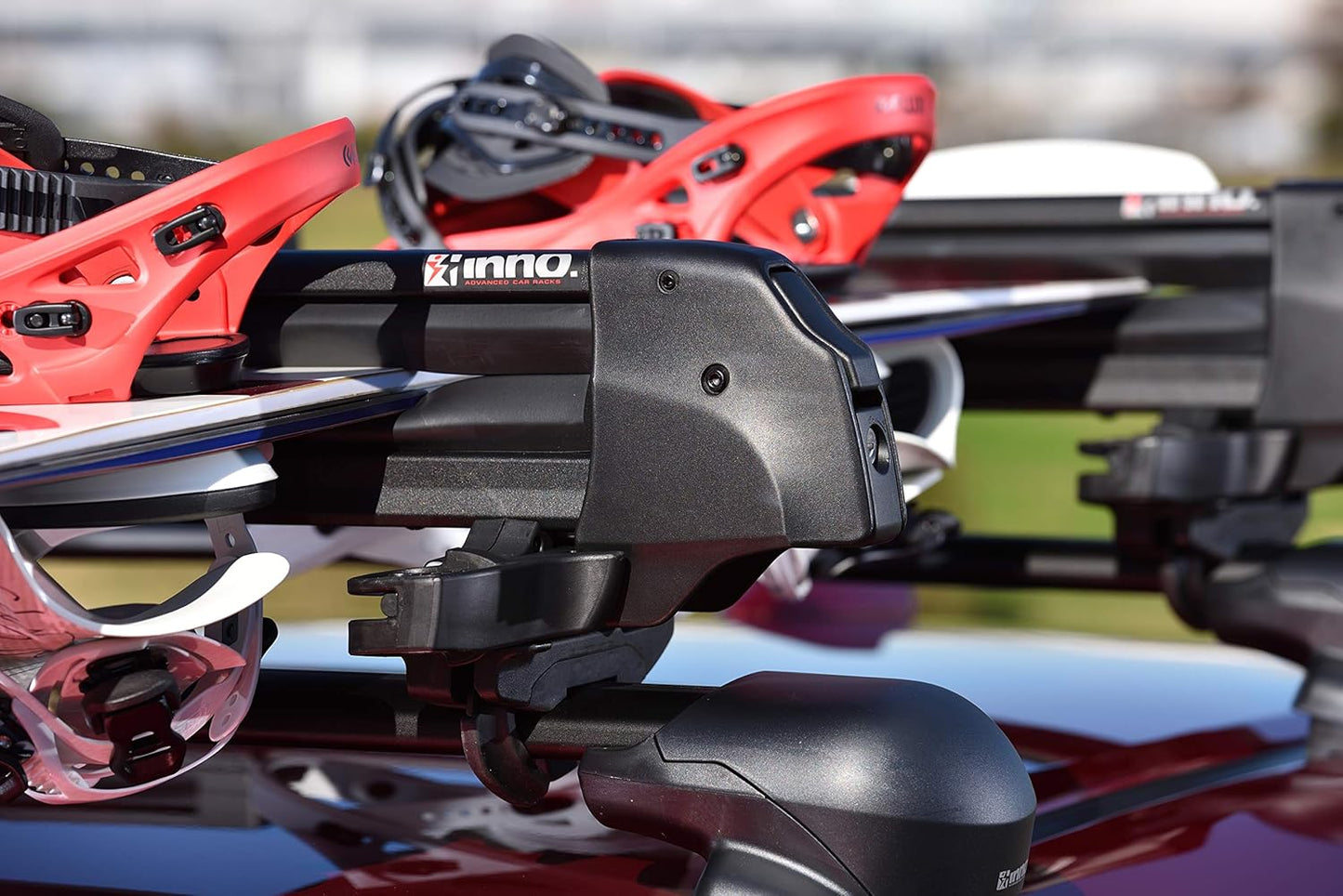 INNO INA952 Gravity Universal Mount (Fits Rounds, Square, Aero and Most Factory Bars) Holds - (3) Fat Ski or (2) Snowboards Roof Rack,Black