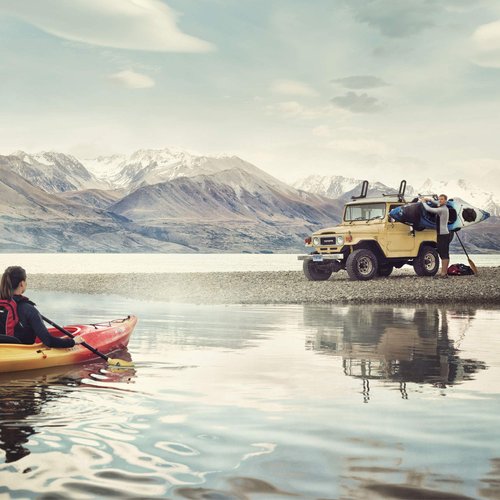 Thule Hullavator Pro kayak rack – Lift-assist, 40lb support, waist-high loading, corrosion-free, tie-downs included