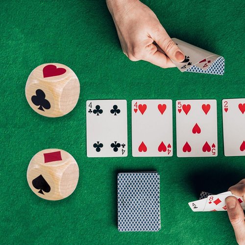 Bihoyre Trump Marker Dice, Euchre Dice, Euchre Cube 1.57'' Wooden, Trump Indicator for Euchre, Bridge, Poker, Great Gift for Entertainment, 2PCS