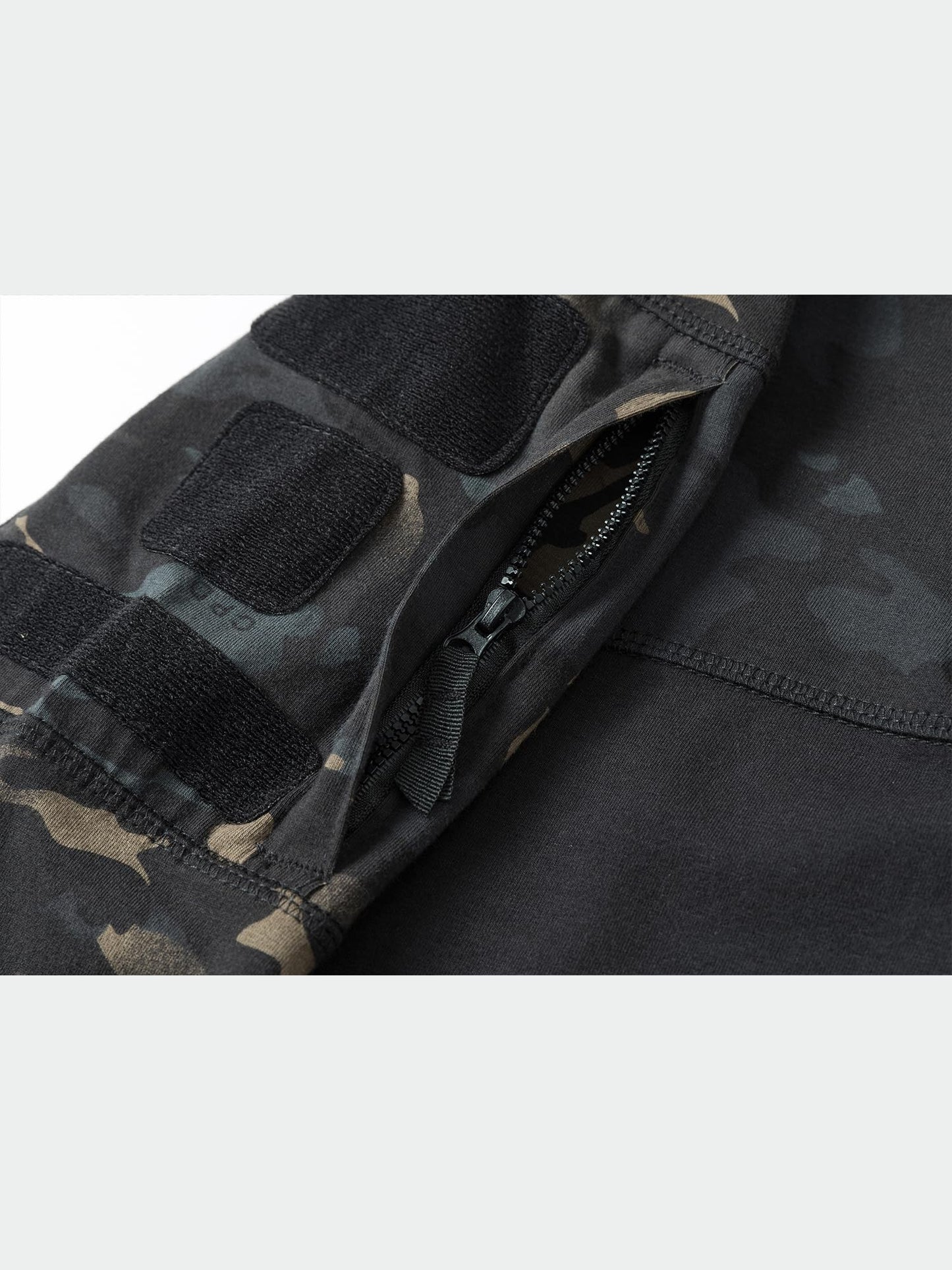 AKARMY Men's Tactical Military Combat Shirt, Long Sleeve Camo T Shirt with Zipper Pockets 112 Dark CP