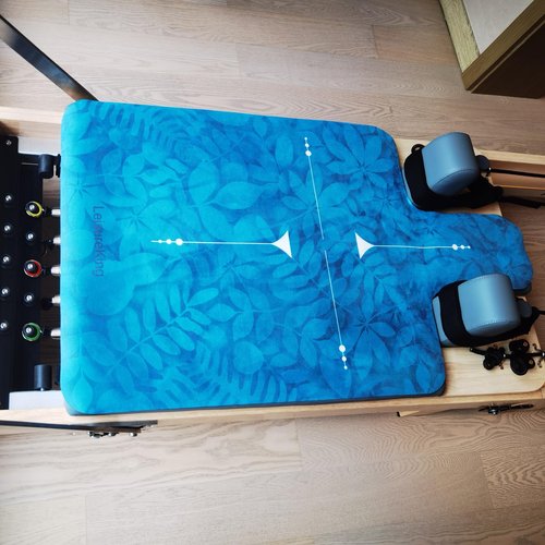 LeisureKing Non-slip Pilates Reformer Mat, Clean Nweat-absorbent, Lightweight and Foldable, Suitable for Pilates Reformer Exercise, Blue