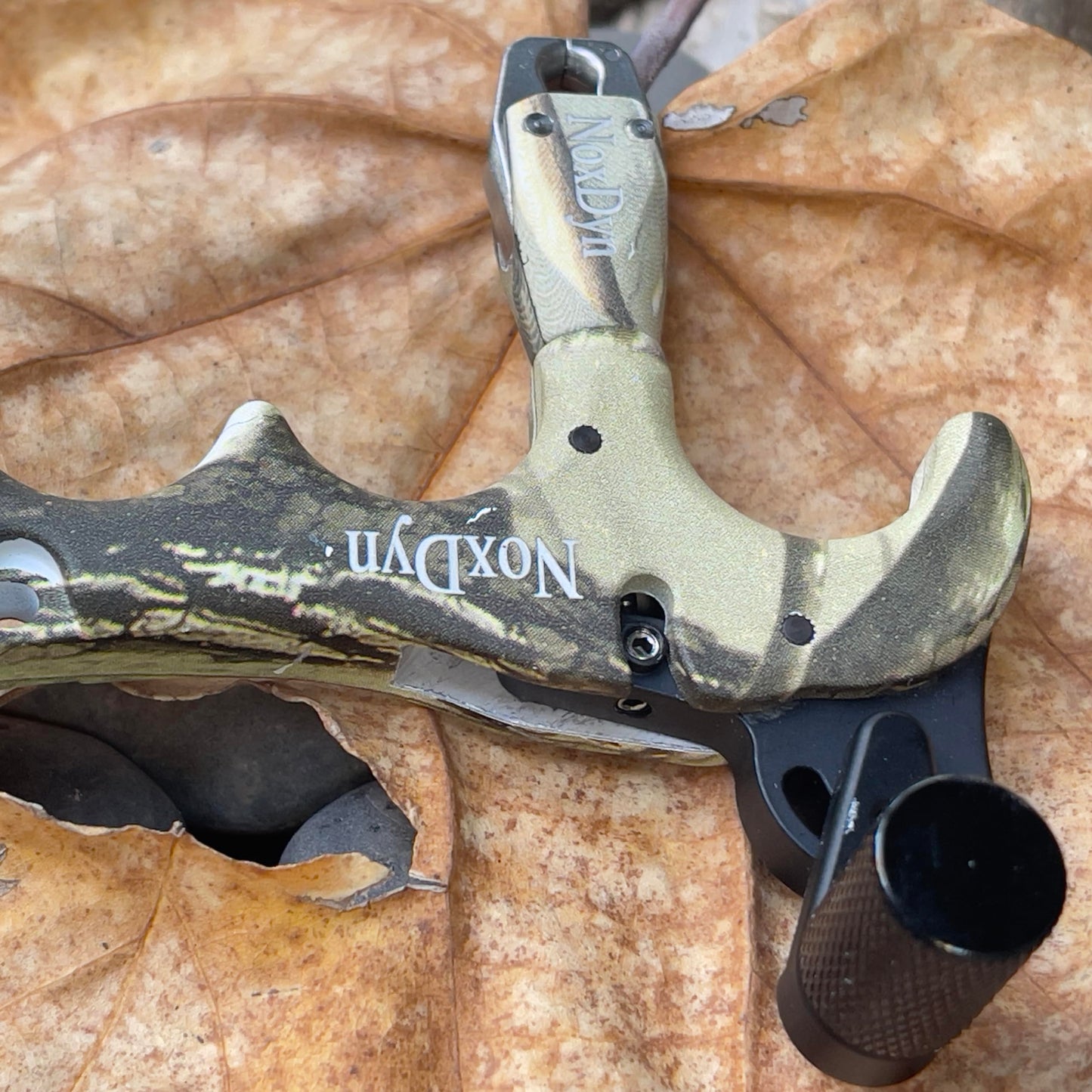 NoxDyn Camo Bow Release for Compound Bow, 4-Finger Archery Release 360° Rotatable Thumb Release for Compound Bow
