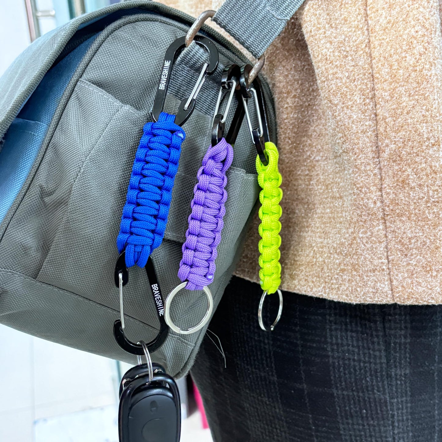 BRAVESHINE Carabiner Keychain Hook with Paracord Strap - 2 Pack Blue D Ring Key Clips Para Cord Lanyard Hanger Stroller Hooks Holder for Water Bottle, Belt Loop Keys, Backpack, Boys, Girls, Men, Women