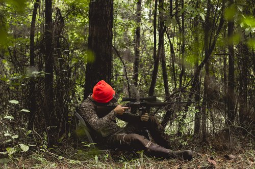 Run N’ Gun™ Ground Lounge™ Portable Hunting Chair – Ultra-Light 7.75 lb Hunting Chair, Adjustable Contoured Mesh Backrest, Low-Profile Legs & Wide Pivoting Feet for Stable, Comfortable Hunts