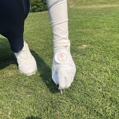 CROWNBLANKS PINKTEE Women's Golf Glove Cabretta Leather Left Hand with Enhanced Grip Ladies Soft Pink Glove Fit Size Small Medium Large XL (19-Small)