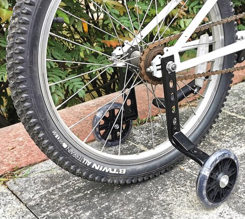 Mehome Flash Training Wheels for 12 14 16 18 20 Inch Kids Bike，Heavy Duty Training Wheels for Single Speed Bicycle (Black 1)
