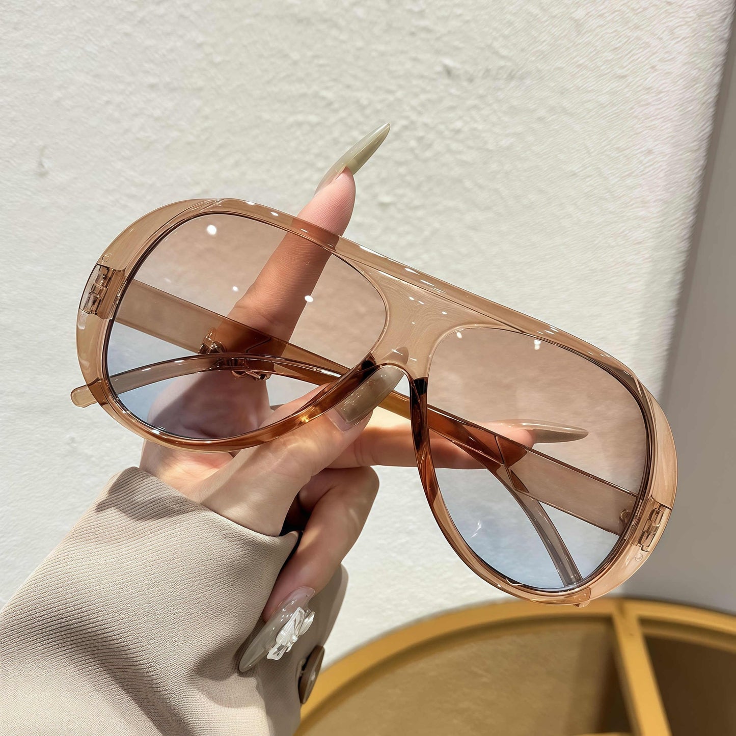 TYA Trendy Aviator Sunglasses for Women Men, Retro 70s Sun Glasses, Oversized glasses UV400 Blue Gradient Brown