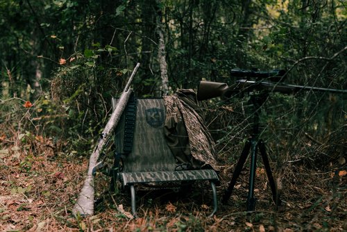 Run N’ Gun™ Ground Lounge™ Portable Hunting Chair – Ultra-Light 7.75 lb Hunting Chair, Adjustable Contoured Mesh Backrest, Low-Profile Legs & Wide Pivoting Feet for Stable, Comfortable Hunts