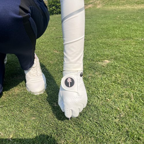 CROWNBLANKS PINKTEE Golf Glove Women Left Hand Premium Cabretta Leather with Pink Marker All Weather Golf Gloves for Ladies Size Small Medium Large (Medium)